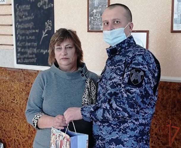 В Тамбовской области росгвардейцы посетили семью погибшего военнослужащего войск правопорядка