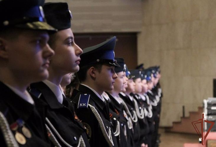Председатель совета ветеранов Уральского округа Росгвардии принял участие в церемонии посвящении в кадеты