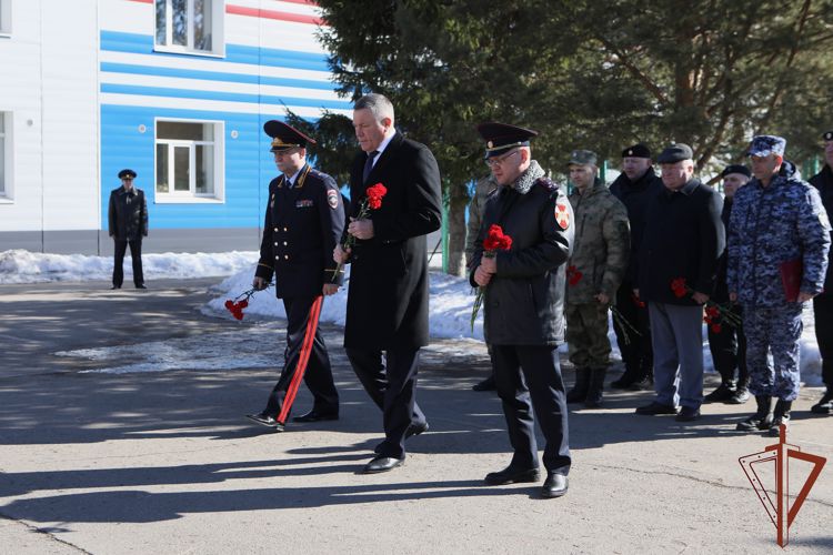 Губернатор Вологодской области поздравил росгвардейцев с профессиональным праздником