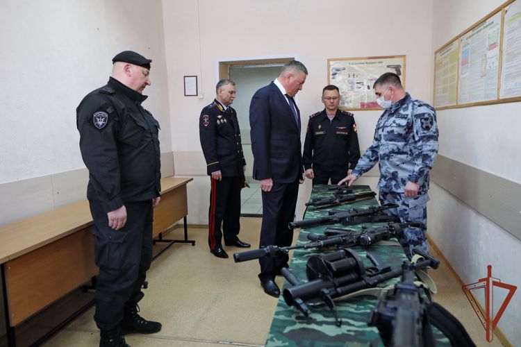 Губернатор Вологодской области поздравил росгвардейцев с профессиональным праздником