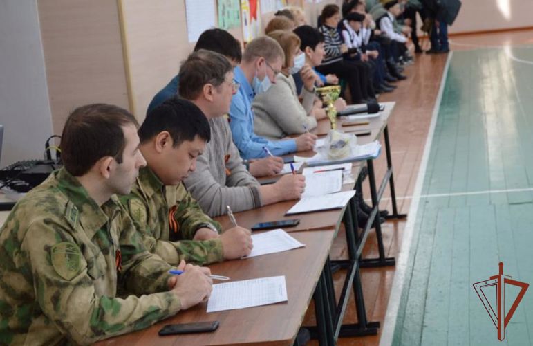 Команда ребят из подшефного Росгвардии детского дома победила в военно-спортивной игре в Курганской области