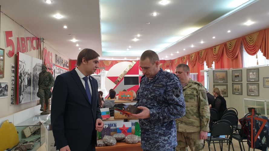 Акцию «Письмо солдату» поддержали росгвардейцы в Орле 