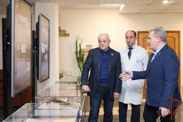 Звезды российской эстрады навестили пациентов Главного военного клинического госпиталя Росгвардии