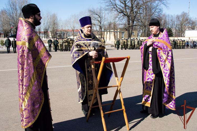 В дивизии имени Дзержинского состоялся молебен о ратных успехах росгвардейцев