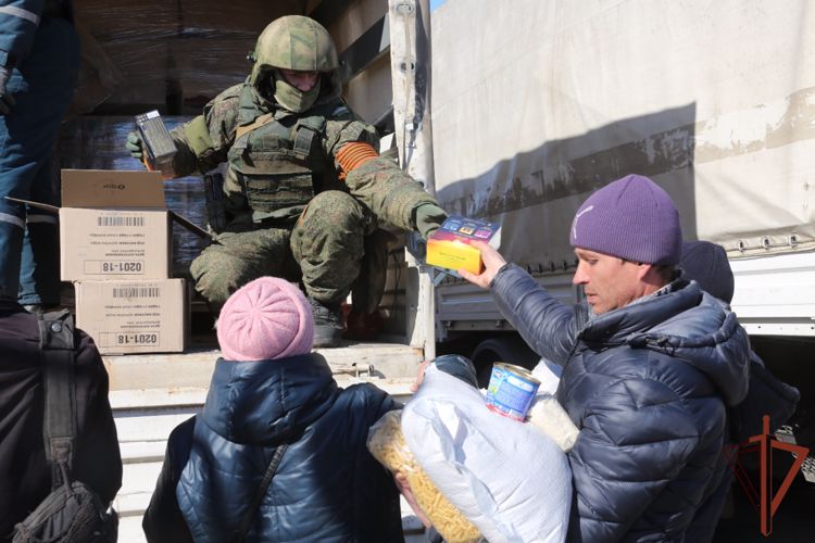Росгвардия доставила более 80 тонн гуманитарной помощи жителям Харьковской области (видео)