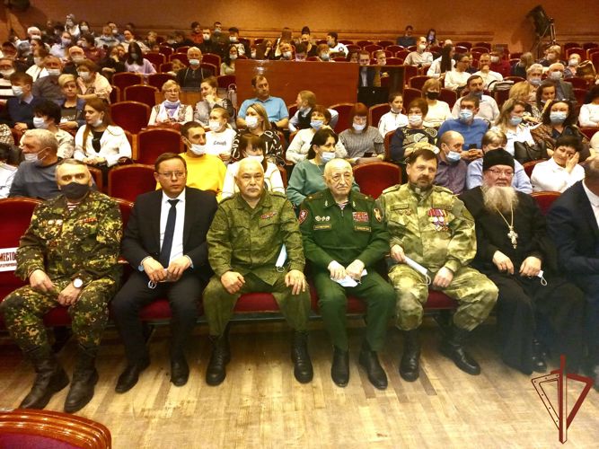 Председатель совета ветеранов Уральского округа Росгвардии принял участие в церемонии посвящении в кадеты