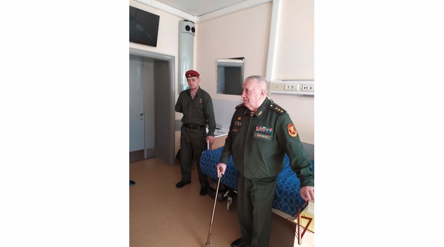 Ветераны войск правопорядка навестили пациентов Главного военного клинического госпиталя Росгвардии