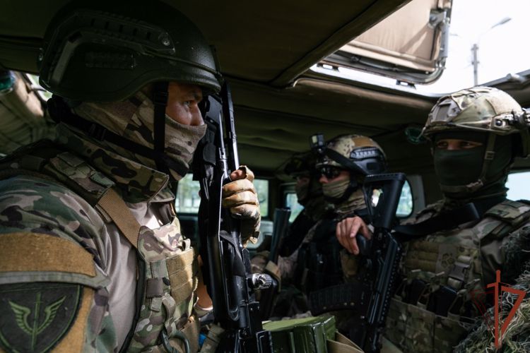 Военнослужащие Росгвардии задержали высокопоставленного сотрудника СБУ в Киевской области
