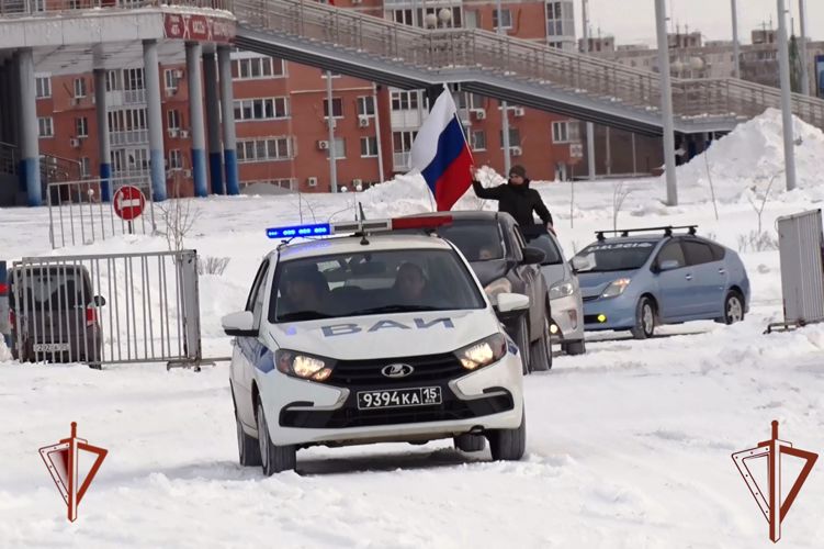 Хабаровские росгвардейцы присоединились к акции «Своих не бросаем»