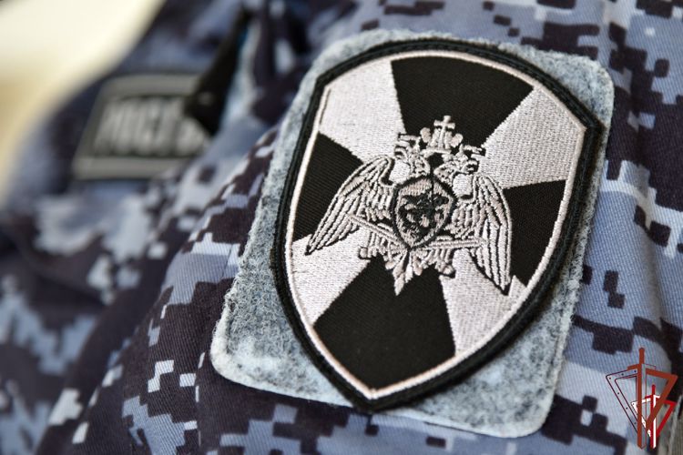 Ворвавшийся с ножом на свадьбу злоумышленник задержан росгвардейцами в Удмуртии 