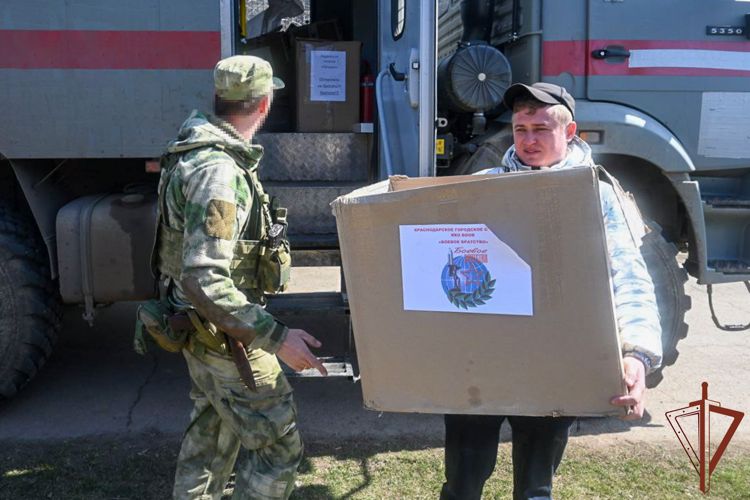 Росгвардия доставила 10 тонн гумпомощи жителям Донбасса и Украины