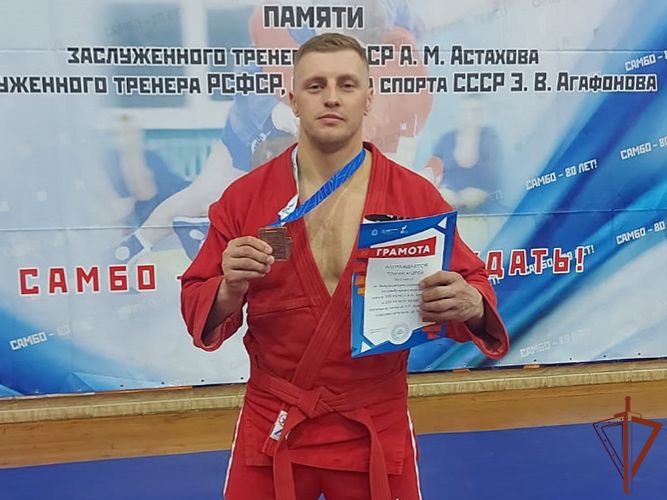 Офицер Сибирского округа Росгвардии завоевал «бронзу» всероссийских соревнований по самбо 