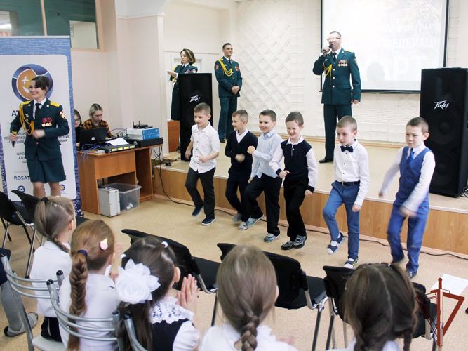 Необычные музыкальные уроки провели росгвардейцы в Томской области (видео)