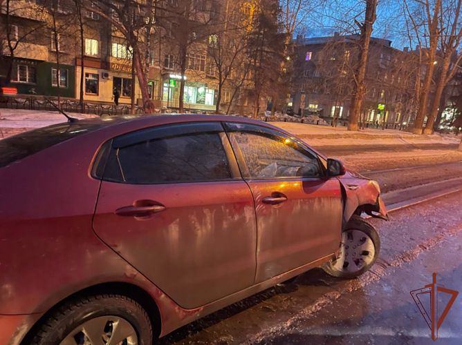 Росгвардейцы задержали подозреваемых в угоне автомобиля в Томске