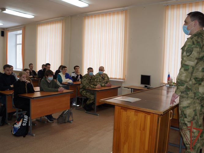 В Томской области стартовали тематические занятия с учащимися ко Дню соединений и воинских частей по охране ВГО и СГ