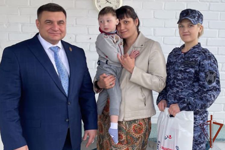 Благотворительный фонд "Защитник Счастья" оказывает помощь детям росгвардейцев с тяжелыми заболеваниями