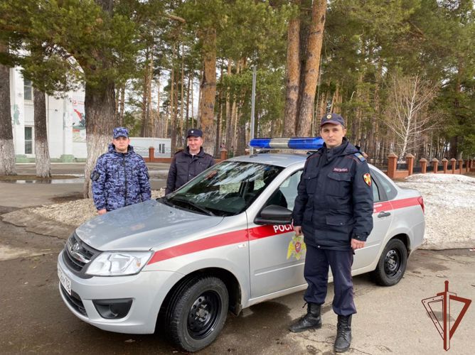 Росгвардейцы в Башкирии потушили загоревшийся автомобиль