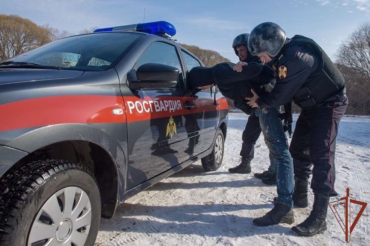 Подозреваемого в покушении на убийство задержали росгвардейцы в Башкирии