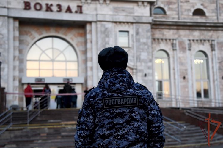 Росгвардия приняла участие в охране правопорядка во время встречи вынужденных переселенцев в Удмуртии