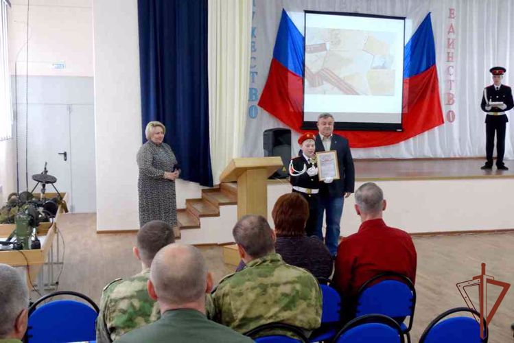 Росгвардия проводит цикл патриотических мероприятий ко Дню Победы для уральских студентов и школьников  