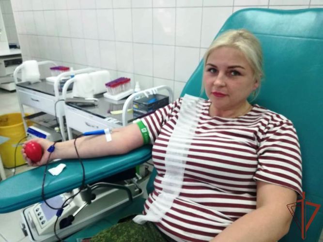 Представители Росгвардии пополнили банк крови в Томске (видео)