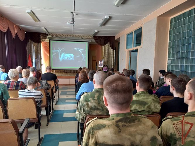 Память бойца войск правопорядка - Героя России Олега Терешкина почтили на Среднем Урале (видео)
