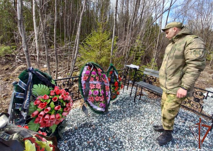 Военнослужащие лесновского полка Росгвардии провели субботник на местах захоронения участников Великой Отечественной войны (видео)