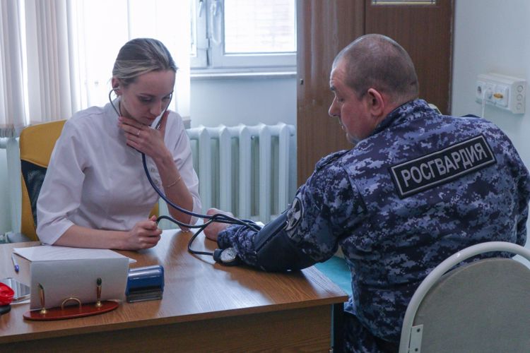 В Национальный день донора росгвардейцы со всей страны приняли участие в акциях по сдаче крови