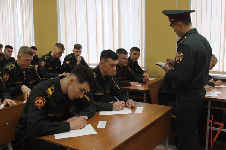 В Санкт-Петербургском военном институте Росгвардии проверен уровень физподготовки личного состава 