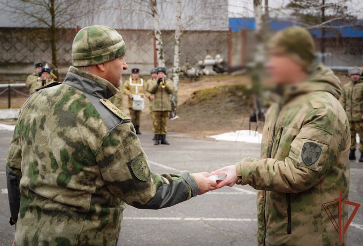 Командующий Центральным округом Росгвардии вручил награды участникам специальной военной операции