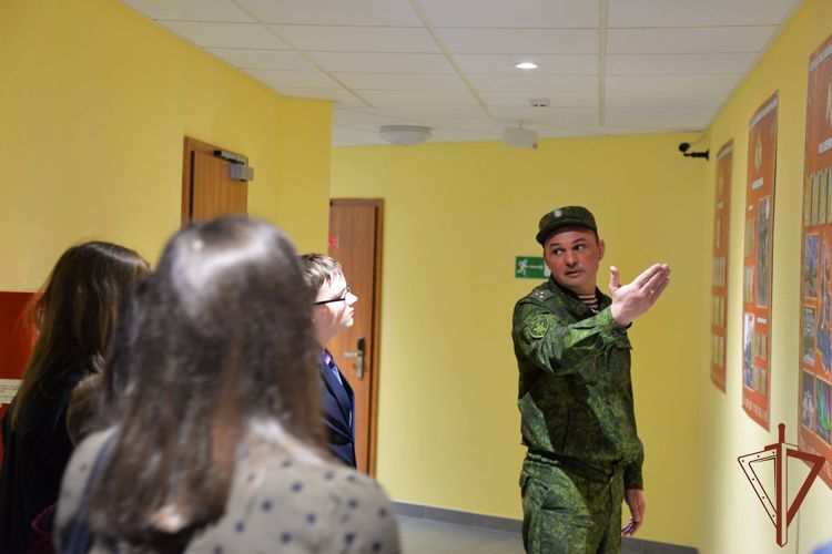 Росгвардия проводит патриотические мероприятия и акции для школьников и студентов Ямала