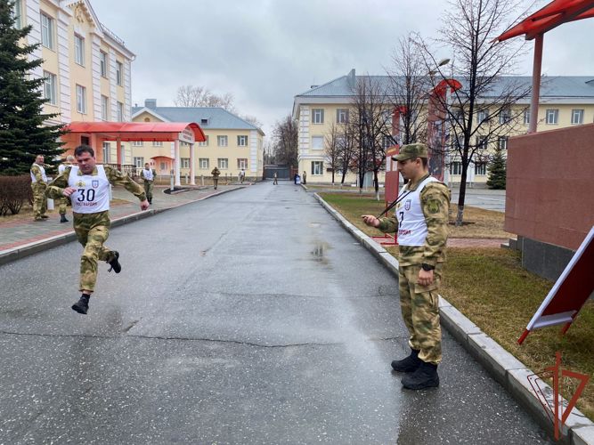 В Уральском округе Росгвардии проходит контрольная проверка за зимний период подготовки