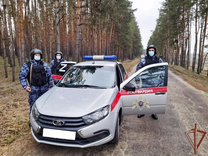 Росгвардейцы оказали помощь пострадавшей от стихии женщине в Воронежской области