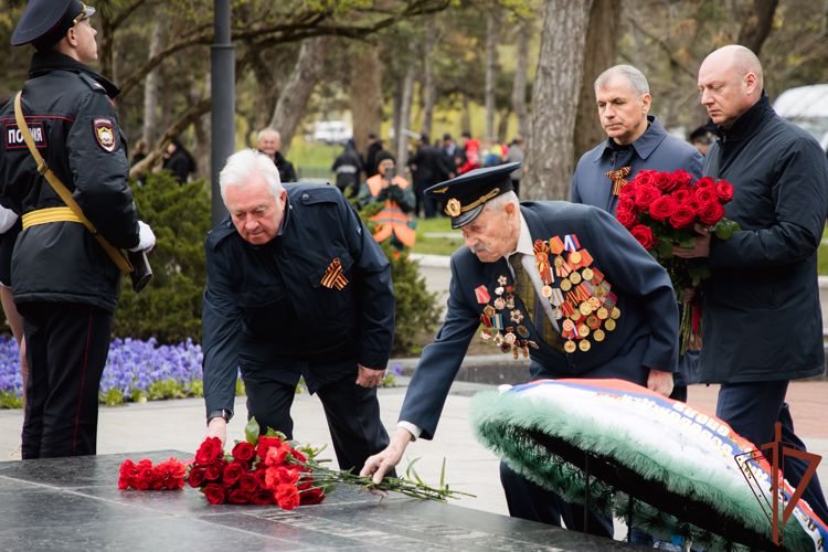 Росгвардия участвует в мероприятиях, посвященных 78-ой годовщине освобождения Симферополя от немецко-фашистских захватчиков