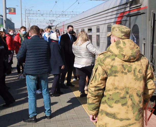 При участии Росгвардии обеспечена охрана общественного порядка во время встречи беженцев из ДНР и ЛНР в Мордовии