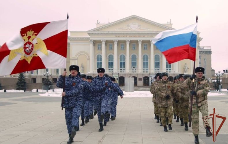Росгвардейцы  в Тюмени присоединились к всероссийской акции «Своих не бросаем» (видео)