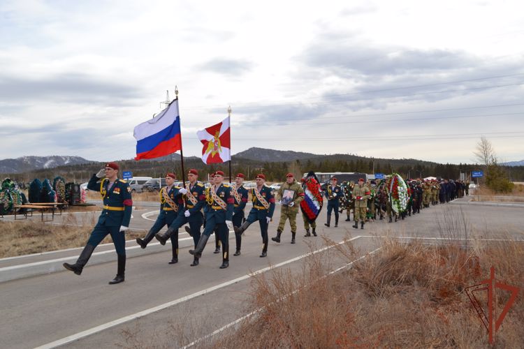 Семье погибшего Героя России лейтенанта Максима Концова будет вручен краповый берет  