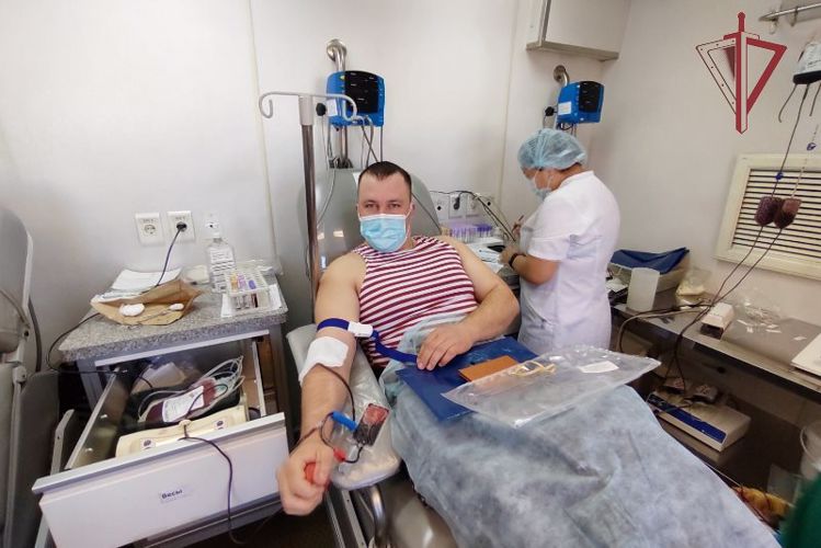 Росгвардейцы в Бурятии сдали донорскую кровь