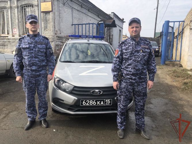 Двух жителей Свердловской области спас патруль Росгвардии (видео)