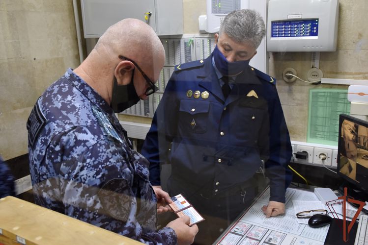 Специалисты госконтроля Росгвардии проверяют безопасность объектов ТЭК на юге России