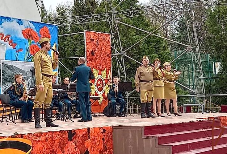 Оркестр Росгвардии принял участие в митинге в годовщину освобождения Балаклавы от фашистов