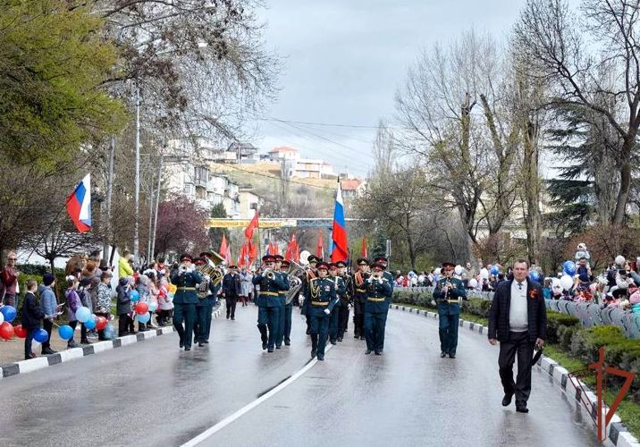 Оркестр Росгвардии принял участие в митинге в годовщину освобождения Балаклавы от фашистов