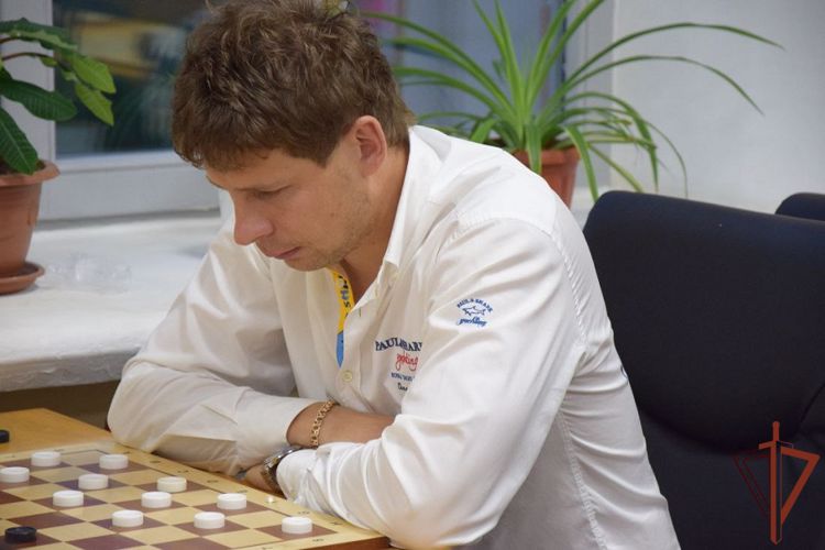 Военнослужащий Росгвардии стал чемпионом России по стоклеточным шашкам