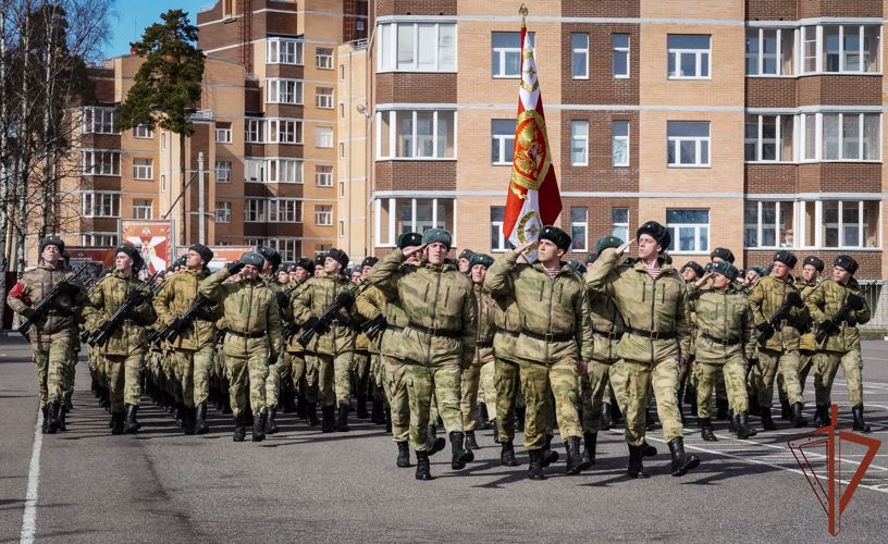 В Ленинградской области росгвардейцы готовятся к Параду Победы (видео)