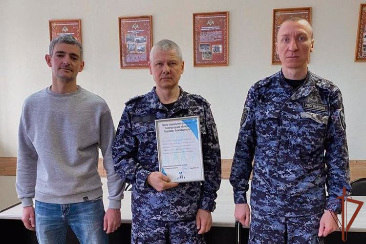 Сотрудники Центра социального развития Нижегородской области поблагодарили росгвардейцев за добросовестную работу