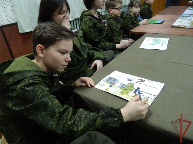 Курсанты ВСПК «Росгвардия» написали письма поддержки участникам спецоперации на Украине