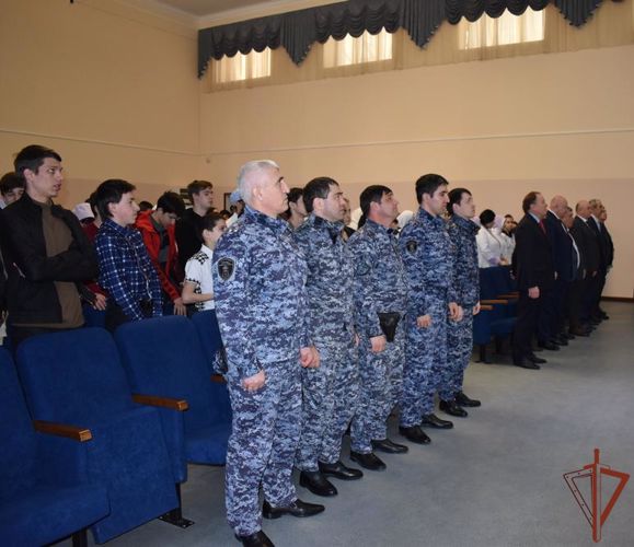Встреча росгвардейцев с Героями России состоялась в Дагестане