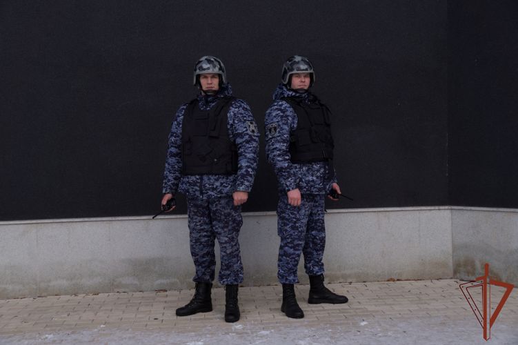 Патруль Росгвардии оказал помощь потерявшему сознание мужчине в Воронеже