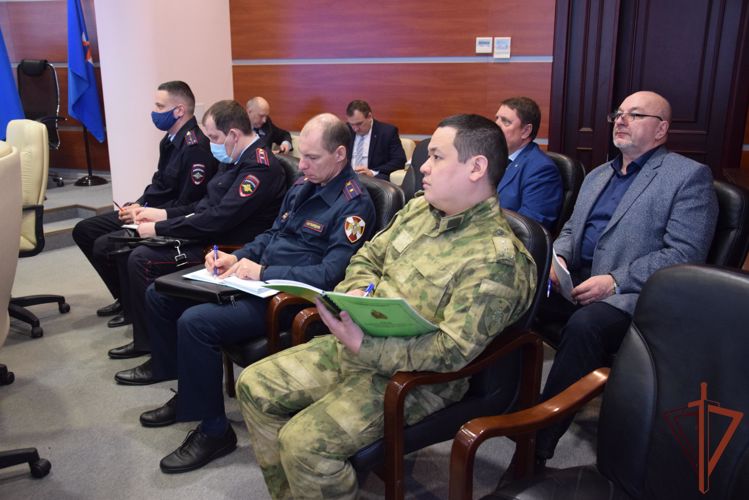 Военнослужащие и сотрудники Уральского округа Росгвардии приняли участие  во  всероссийском учении МЧС