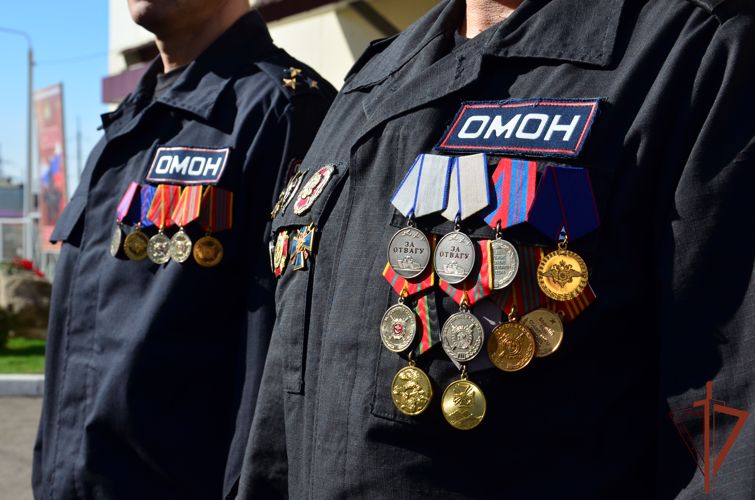 Командующий Центрального округа Росгвардии поздравил владимирских, костромских и тамбовских сотрудников ОМОН 